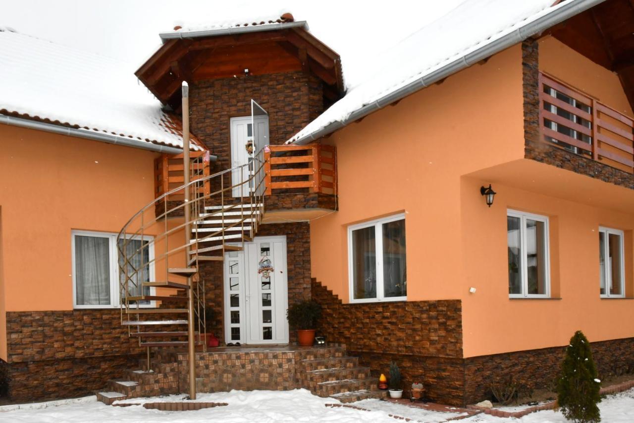 Casa De Oaspeti Cristian Praid Luaran gambar